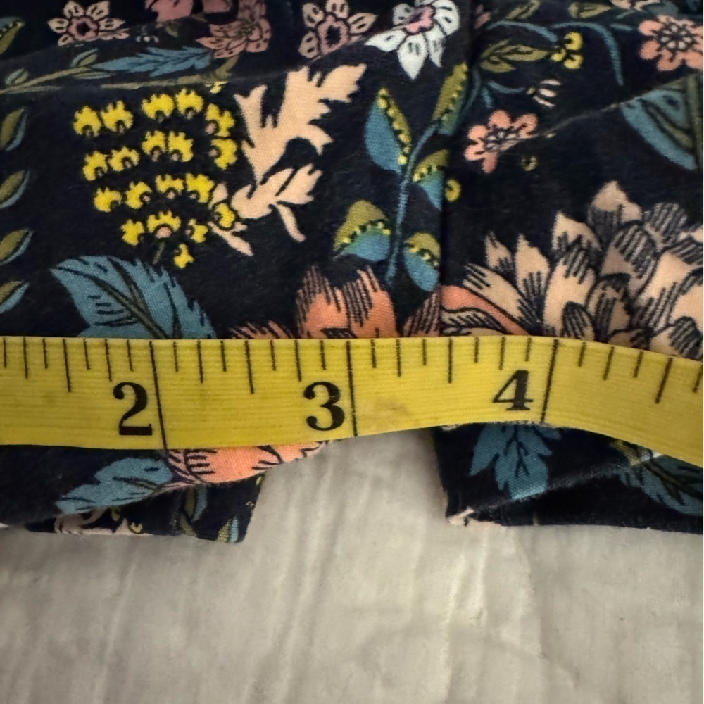 2 pair Loft shorts, size 6 EUC one pink with patch pockets & navy floral Riveria - Picture 15 of 16
